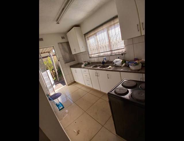 2 BEDROOM PROPERTY TO RENT IN UMHLATUZANA